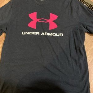 Women’s large under armour tshirt